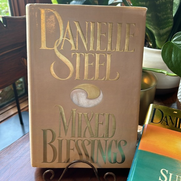 Danielle Steel Books. set of 2 Vintage - Picture 2 of 14